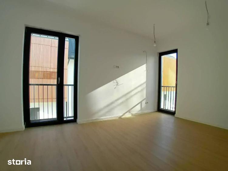 Casă cu 5 camere cu Teren 175 Mp în Străulești