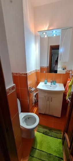Apartament cu 3 camere decomandat în 22 Decembrie