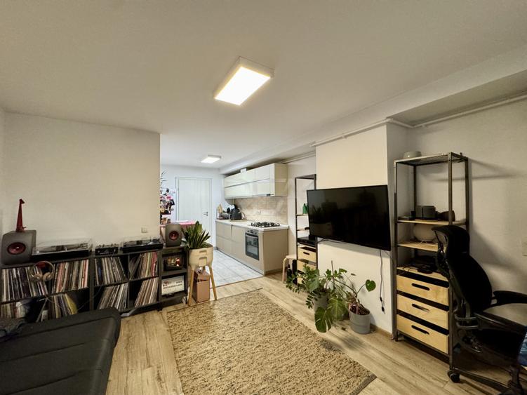Apartament cu 2 camere decomandat, mobilat în Jiului
