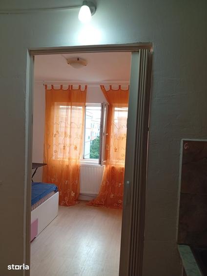 Garsonieră decomandată în Podu Roș