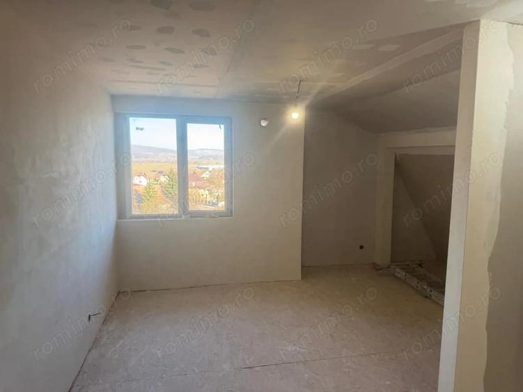 Apartament cu 3 camere decomandat în Sângeorgiu de Mureș