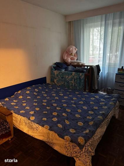 Apartament cu 3 camere semidecomandat în Central