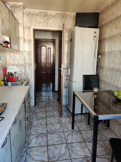 Apartament cu 2 camere decomandat, mobilat în Păcii