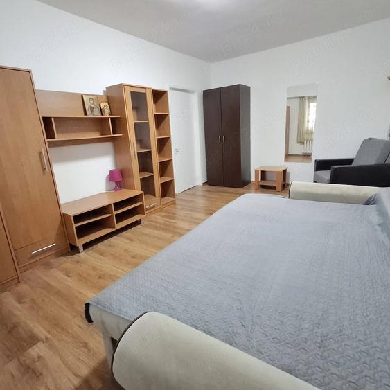 Garsonieră decomandată în Central