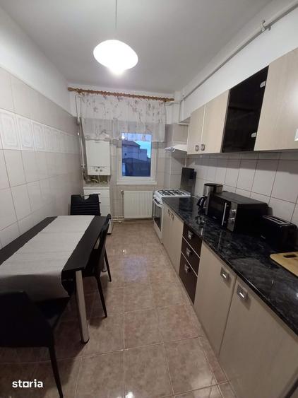Apartament cu 2 camere decomandat, mobilat în Dacia