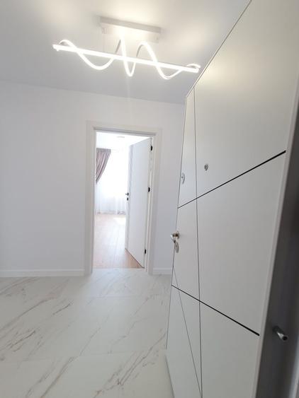 Apartament cu 2 camere decomandat în Noua