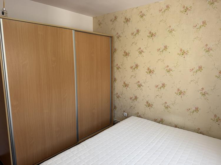 Apartament cu 2 camere decomandat, mobilat în Valea Aurie