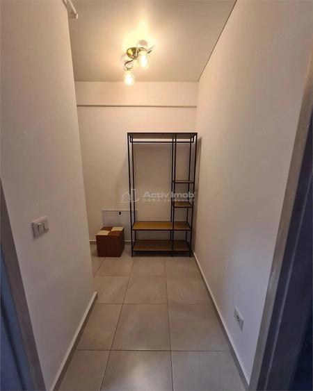 Apartament cu 2 camere semidecomandat în Berceni