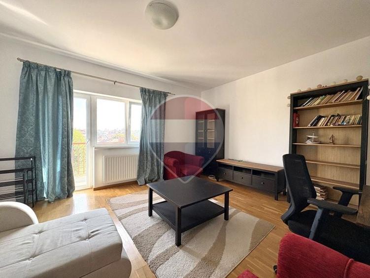 Apartament cu 2 camere decomandat, mobilat în Tractorul
