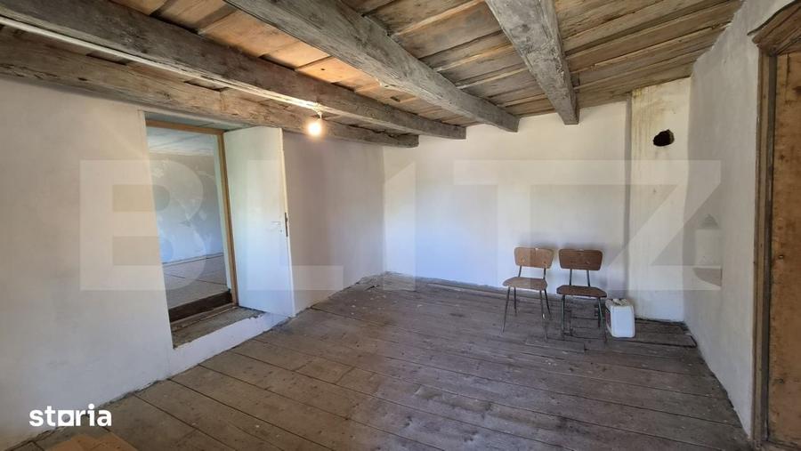 Casă cu 3 camere cu Teren 4800 Mp în Central