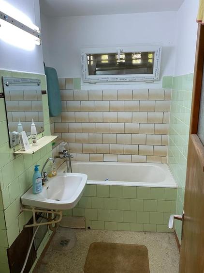 Apartament cu 3 camere semidecomandat în Militari