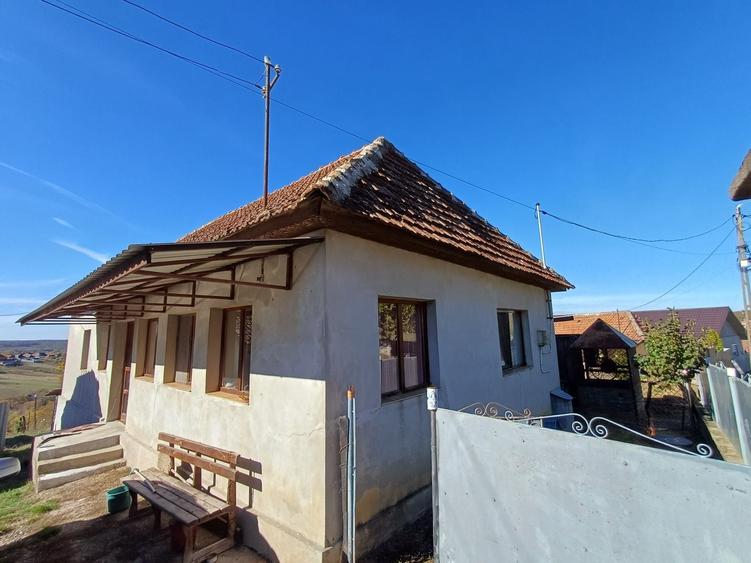 Casă cu 4 camere în Tășad