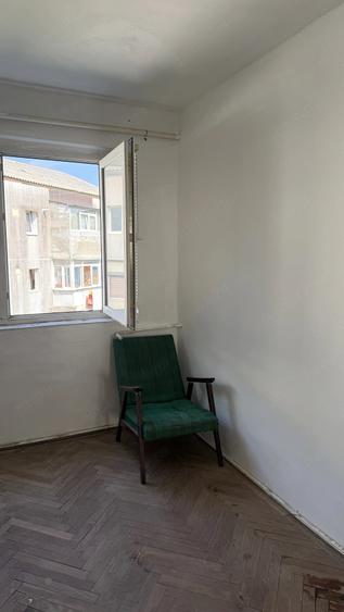 Apartament cu 2 camere nedecomandat, mobilat în Sud
