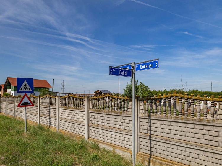 Teren Construcții intravilan de 1448 mp, în Cerneteaz