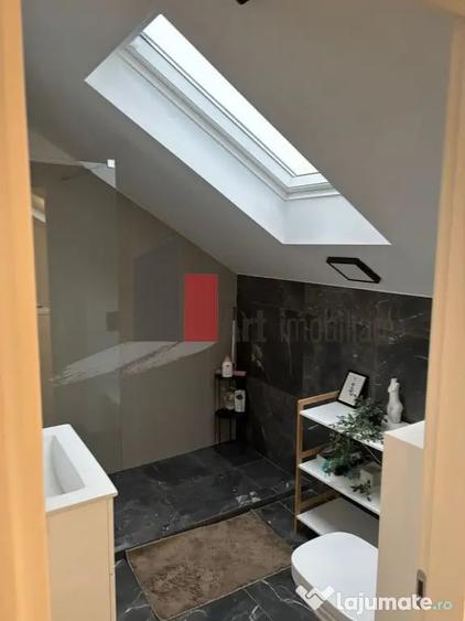 Casă cu 5 camere cu Teren 250 Mp în Central