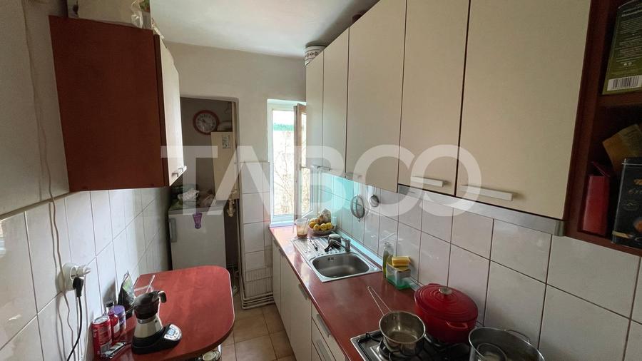 Apartament cu 2 camere nedecomandat, mobilat în Vasile Aaron