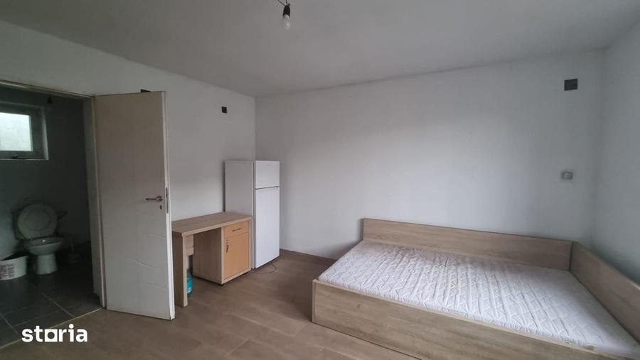 Casă cu 2 camere cu Teren 1102 Mp în Agăș