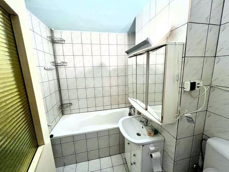 Apartament cu 4 camere decomandat, mobilat în Central