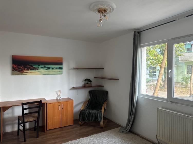Apartament cu 2 camere semidecomandat, mobilat în Galata