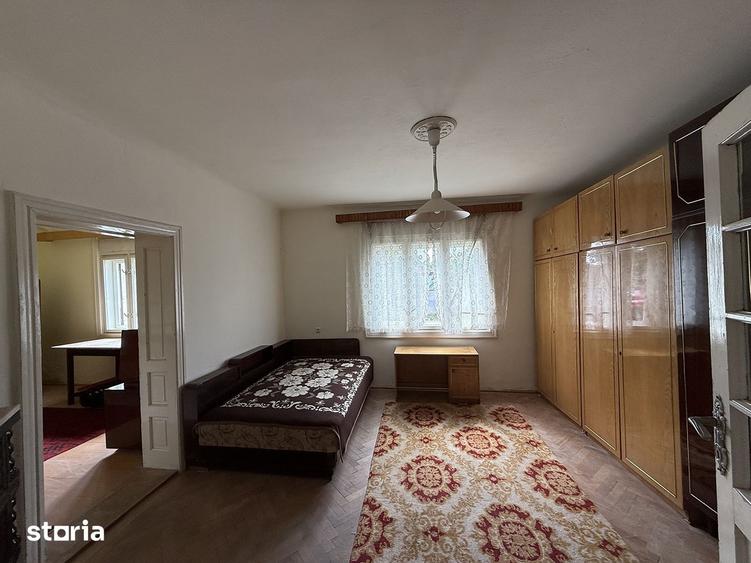 Casă cu 4 camere cu Teren 1190 Mp în Biharia