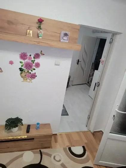 Apartament cu 2 camere semidecomandat în 23 August