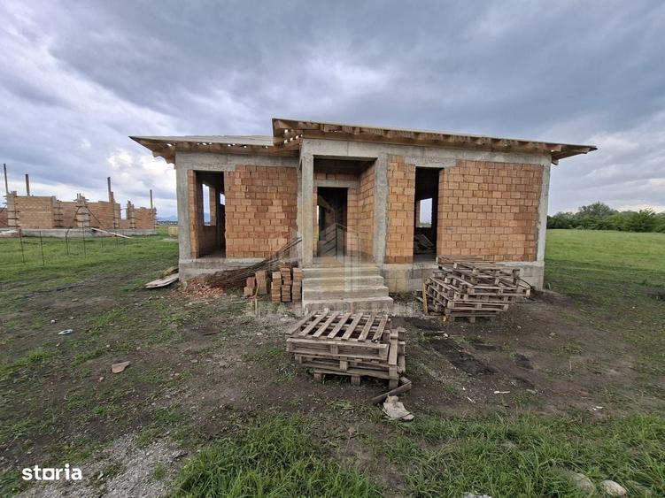 Casă cu 4 camere în Central