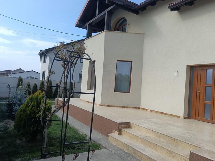 Casă individuală cu 5 camere decomandat cu Canalizare în Moșnița Veche