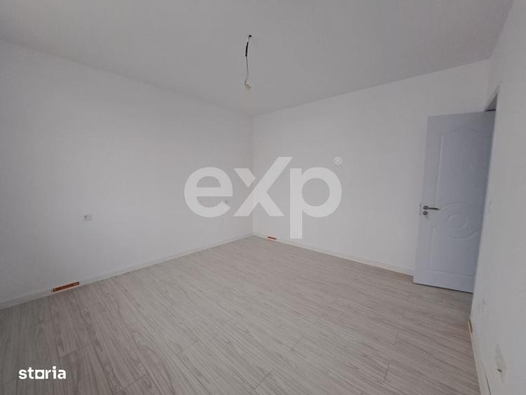 Casă cu 4 camere cu Teren 2500 Mp în Trivale