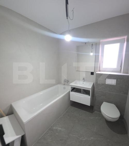 Duplex cu 4 camere cu Canalizare în Industrială