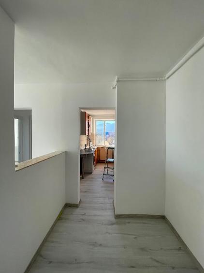 Apartament cu 2 camere decomandat, mobilat în Tractorul