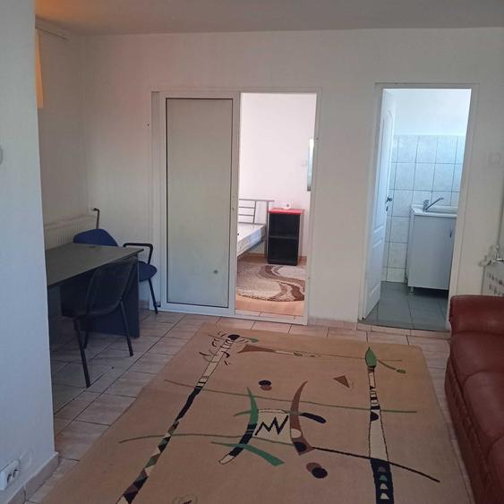 Apartament cu 2 camere nedecomandat în Bucșinescu