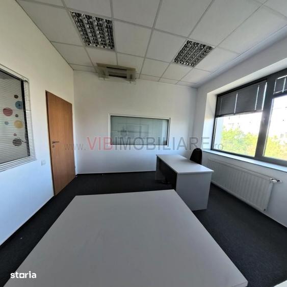 Spațiu comercial, de 600 mp, în Central