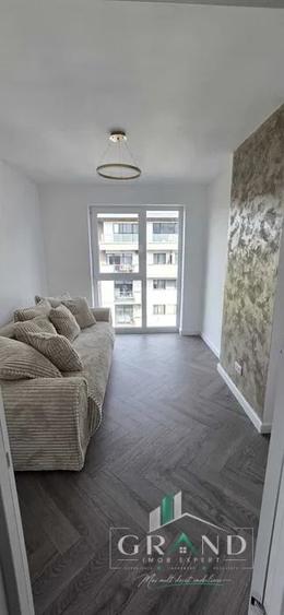Apartament cu 3 camere semidecomandat, mobilat în Sopor
