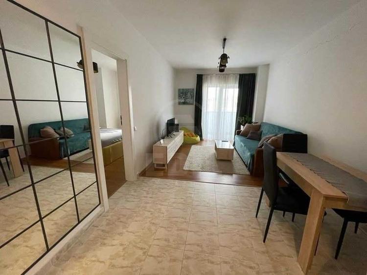 Apartament cu 2 camere semidecomandat în Mărăști
