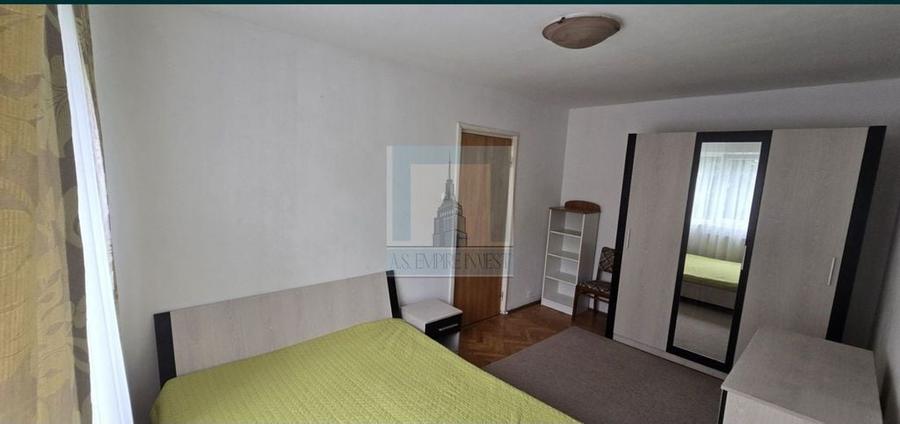 Apartament cu 2 camere semidecomandat în Centrul Civic