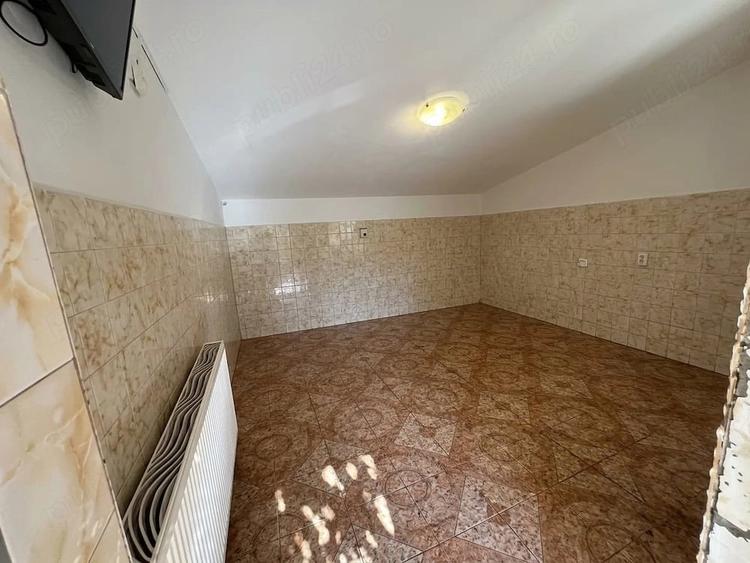 Casă cu 6 camere cu Teren 718 Mp în Tinca