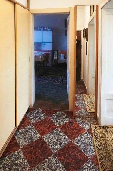 Apartament cu 4 camere decomandat în Turda