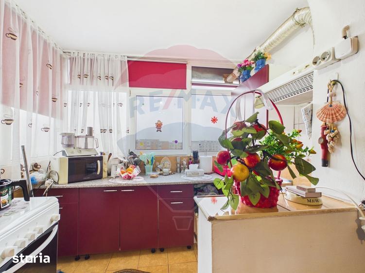 Apartament cu 4 camere decomandat în Rahova