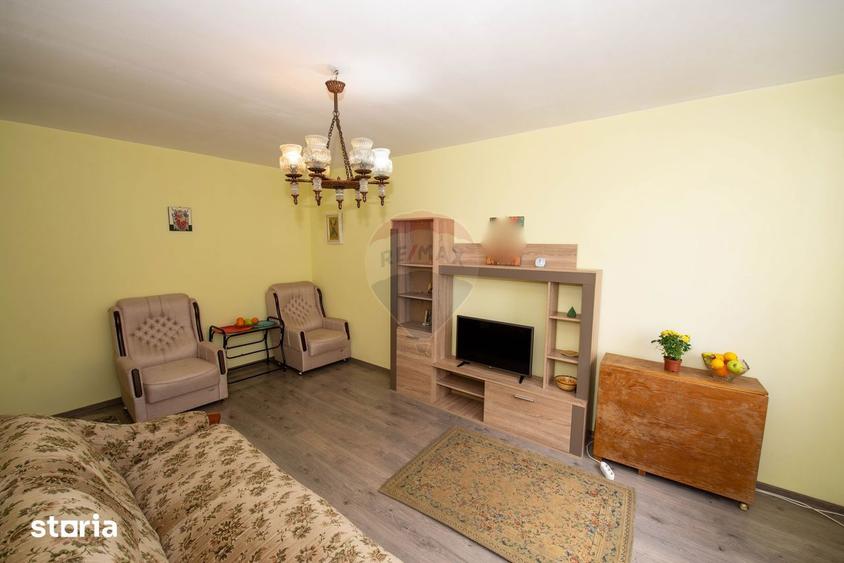 Apartament cu 3 camere decomandat, mobilat în Titan
