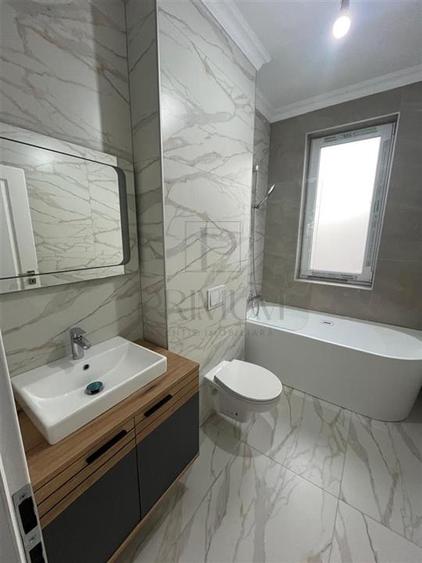 Apartament cu 3 camere decomandat în Dumbrăvița