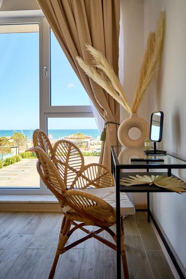 Apartament cu 3 camere decomandat în Mamaia-Sat