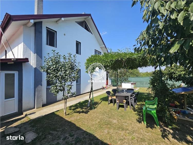 Casă cu 4 camere în Dorobanț