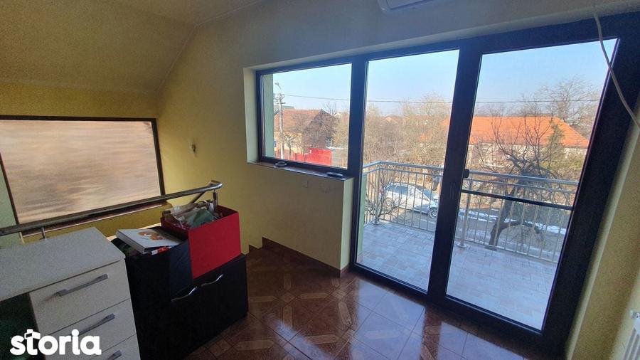 Casă cu 5 camere cu Teren 500 Mp în Ronaț
