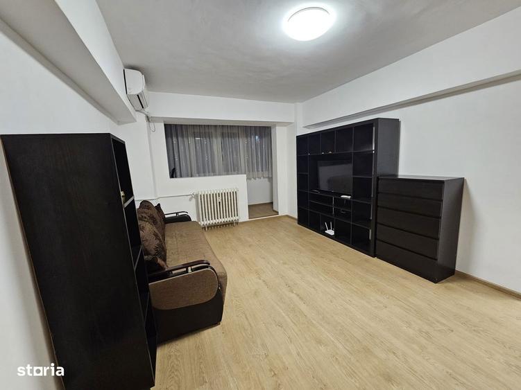 Apartament cu 2 camere semidecomandat în Tei