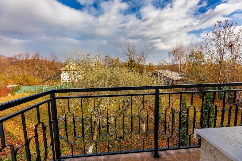 Casă cu 6 camere cu Teren 567 Mp în Central