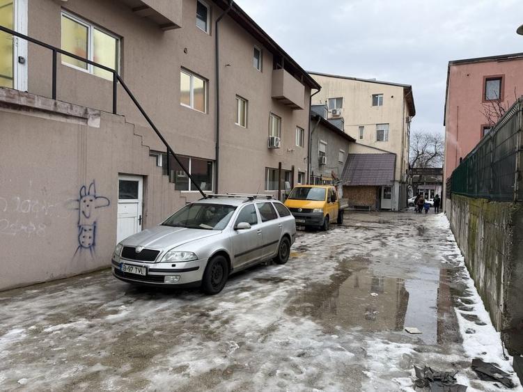 Spațiu comercial, de 300 mp, în Sebastian