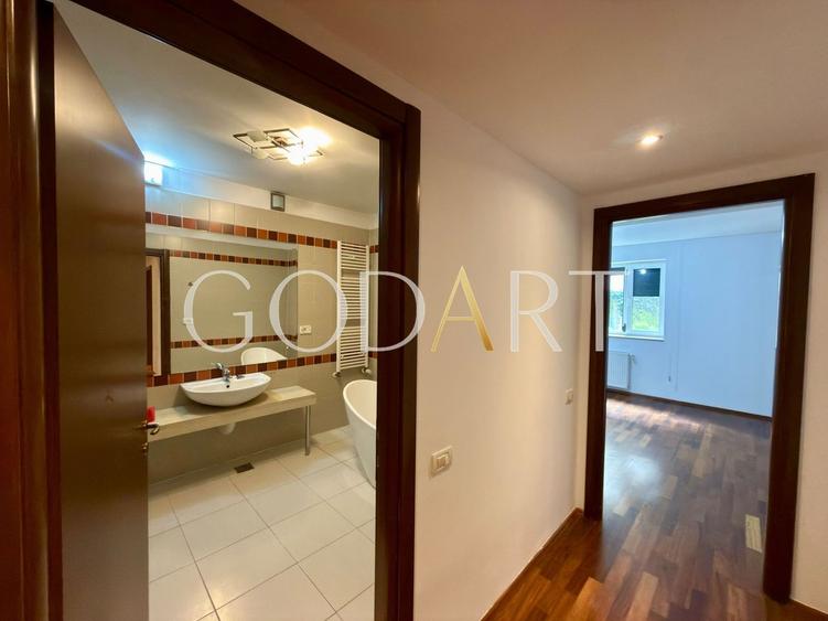 Apartament cu 3 camere decomandat în Herăstrău