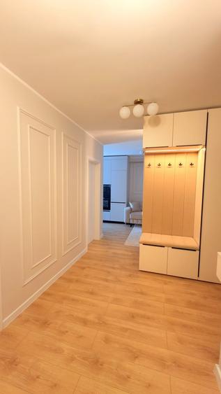 Apartament cu 3 camere semidecomandat, mobilat în Florești