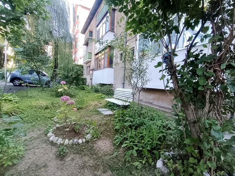 2 camere decomandat, Etaj 1 , Brașovul Vechi – Str. Simion Bărnuțiu - 18