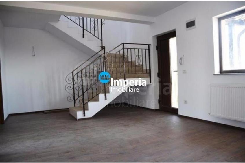 Casă individuală cu 3 camere cu Teren 230 Mp în Balciu